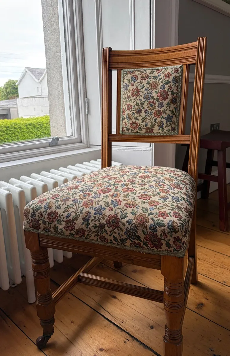 Dining table and chairs - Image 4