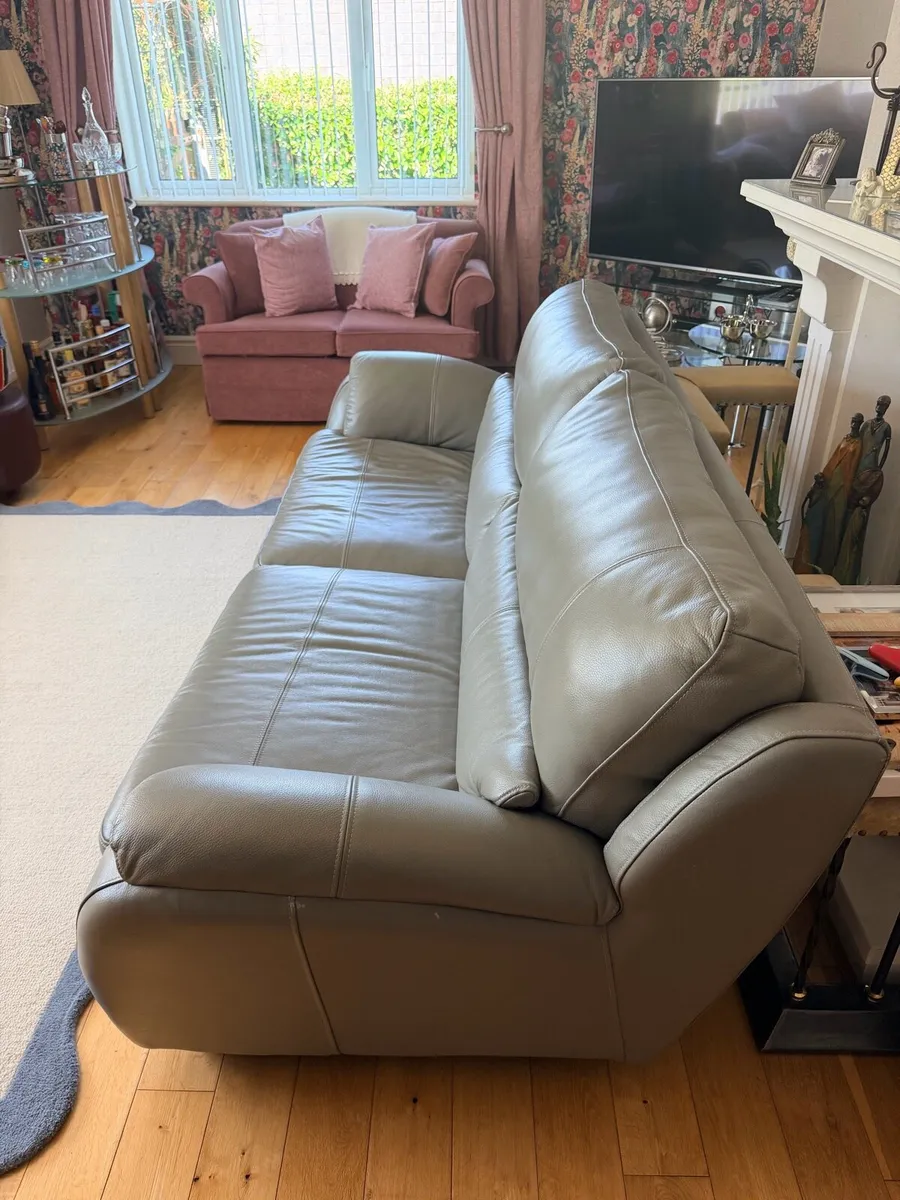 Leather Sofa for sale - Image 3