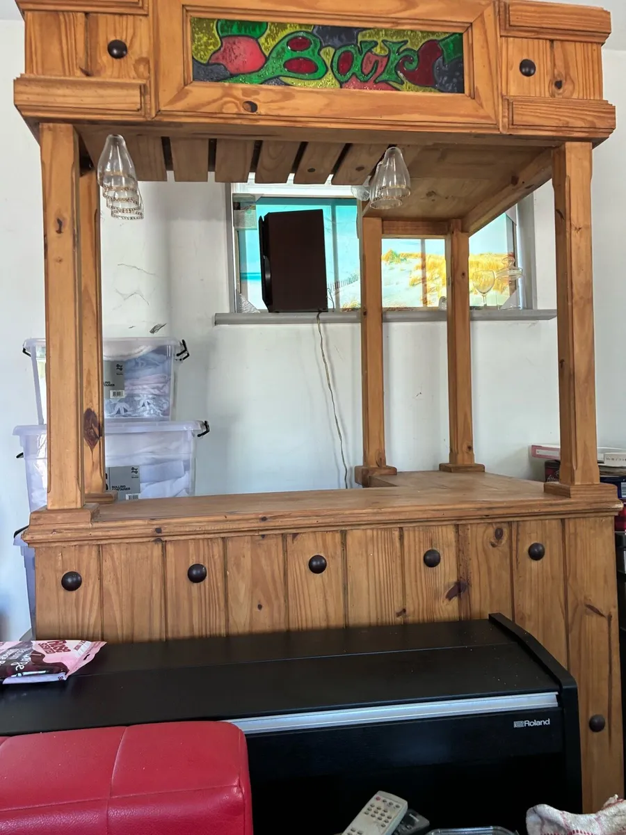 A house drinks bar - Image 1