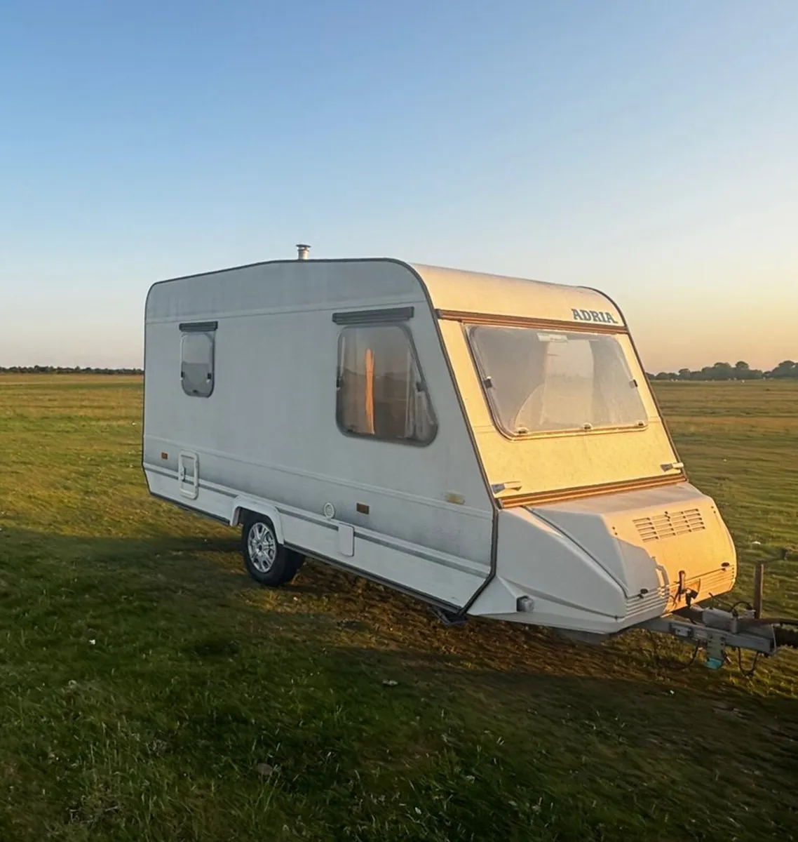 Lightweight Adria 4/5 berth with Awning - Image 1