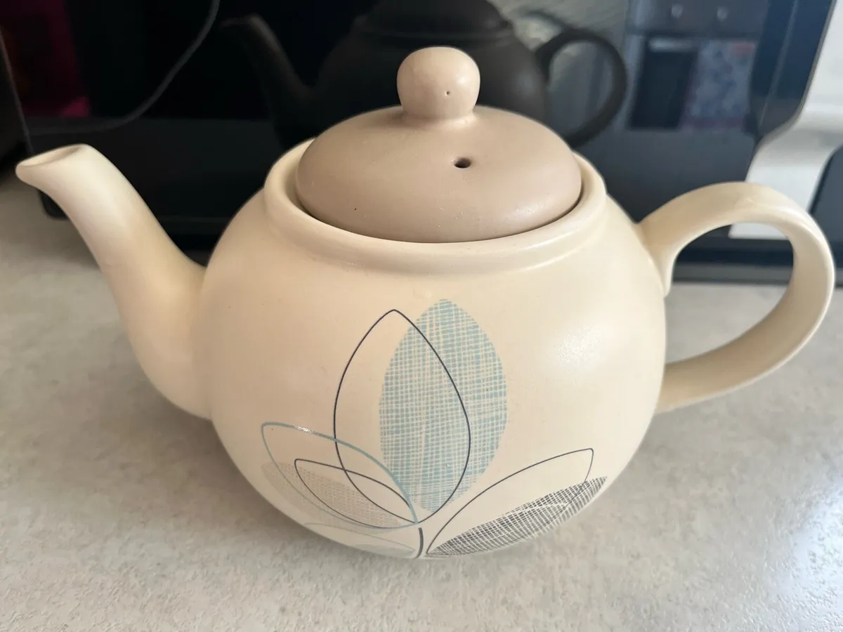 Big Tea Pot - Image 1