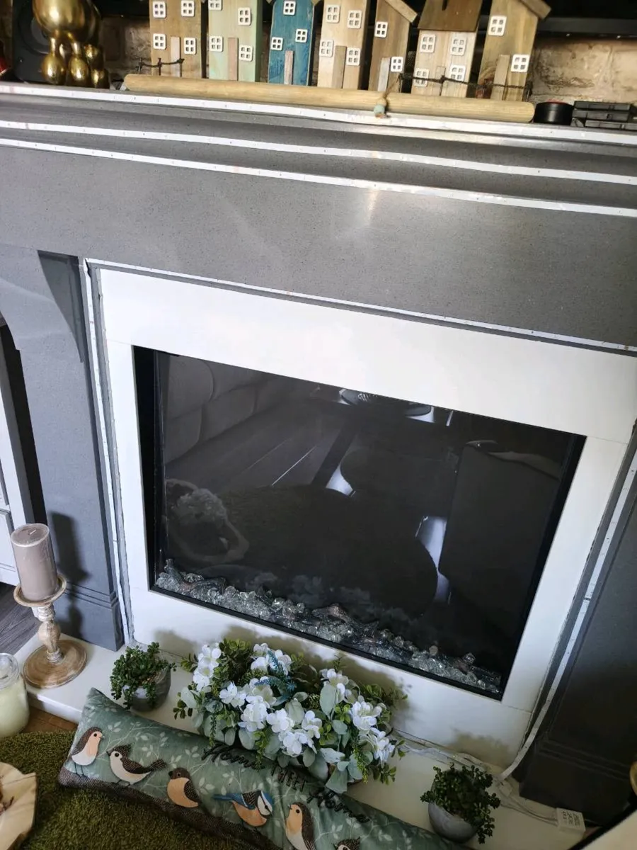 Beautiful electric fire with marble surrounds - Image 2