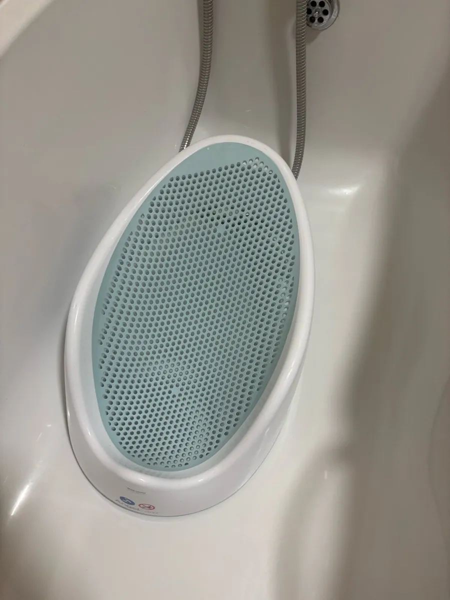 Soft touch baby bath