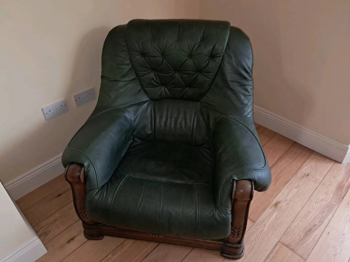 Leather 3 piece + free coffee table - Image 4