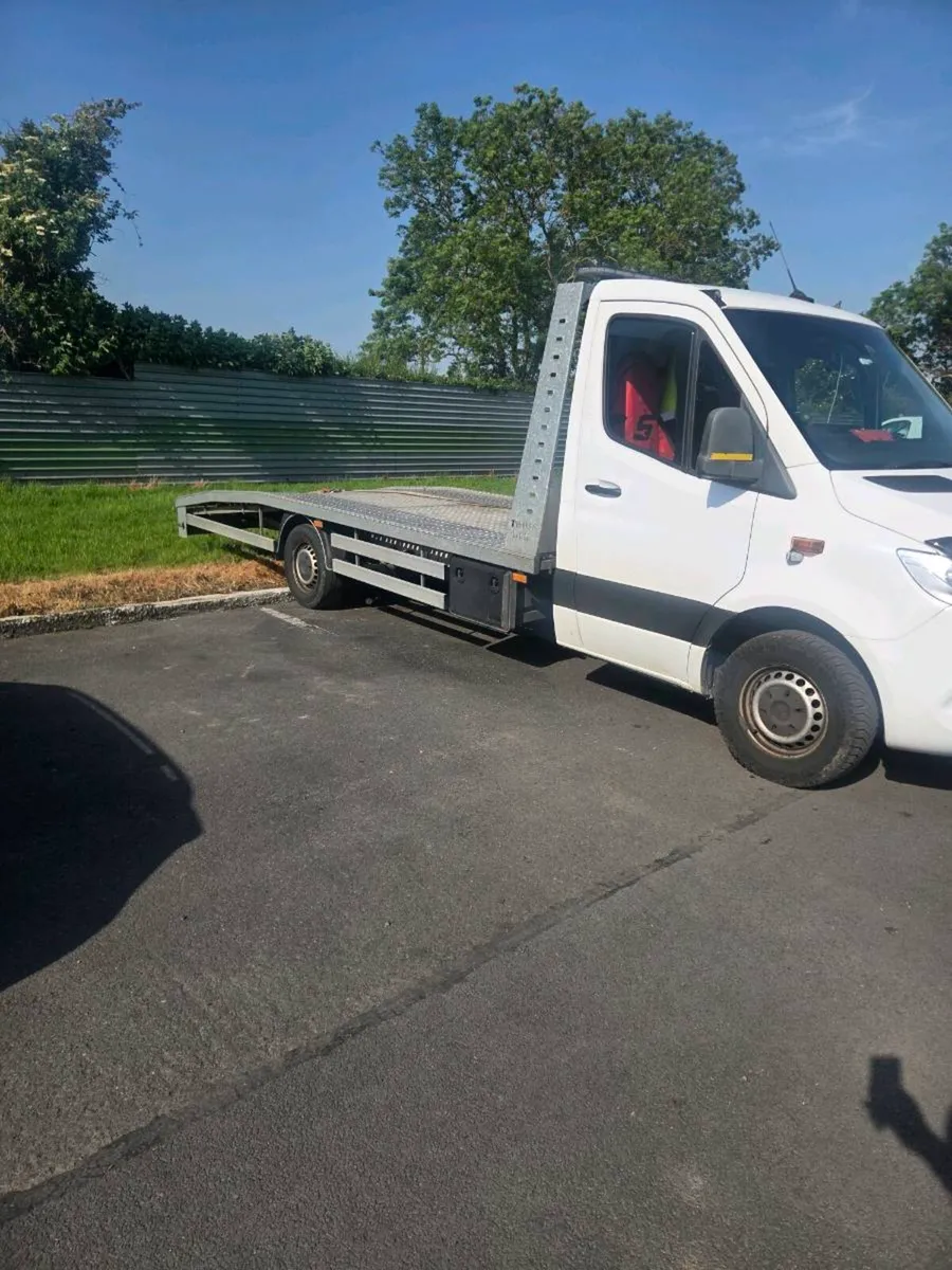 Recovery truck - Image 2