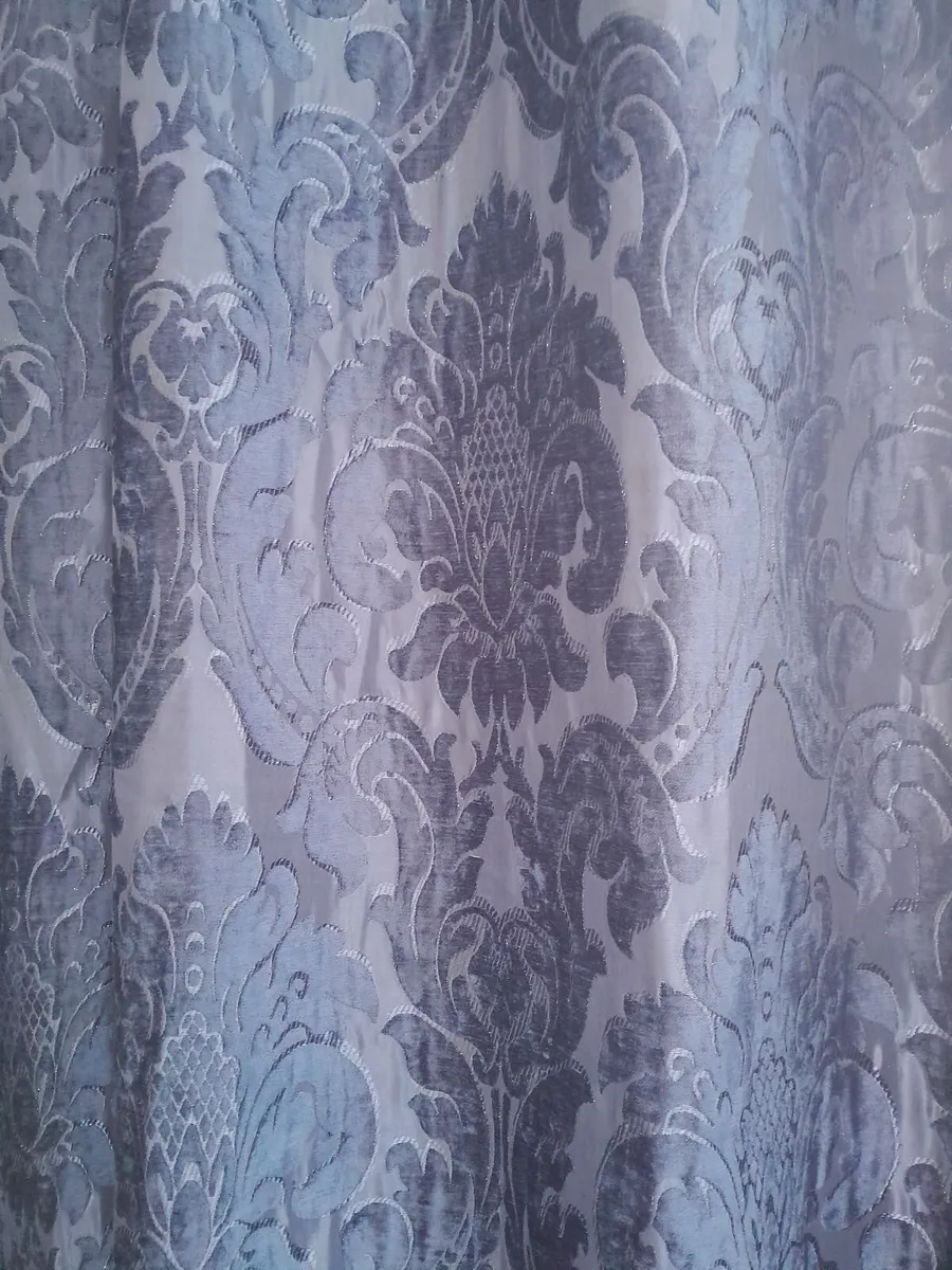 Heavy lined navy 90x90 curtains - Image 2