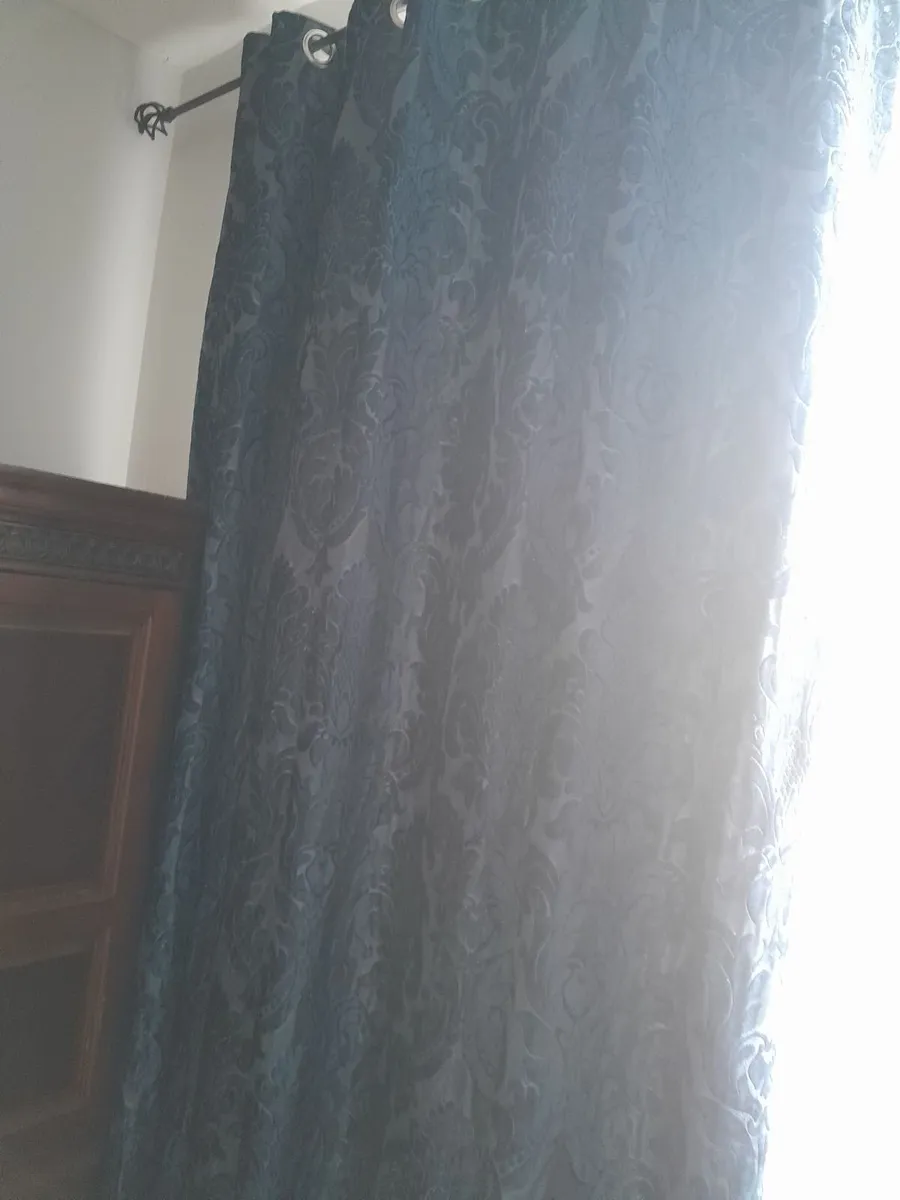 Heavy lined navy 90x90 curtains - Image 3