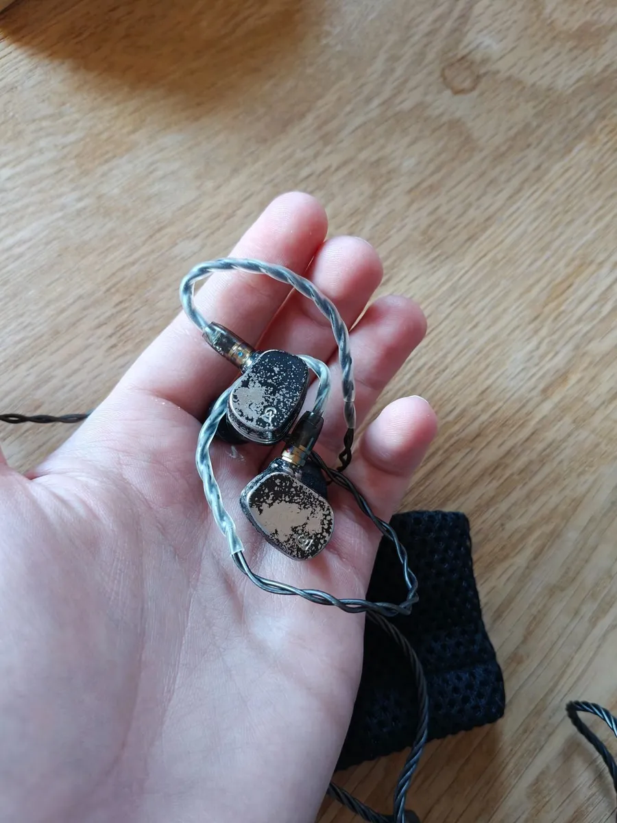 Campfire Audio Solaris 2020 - Image 1