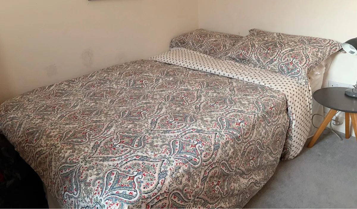 Double Divan 4ft 6 - Image 1