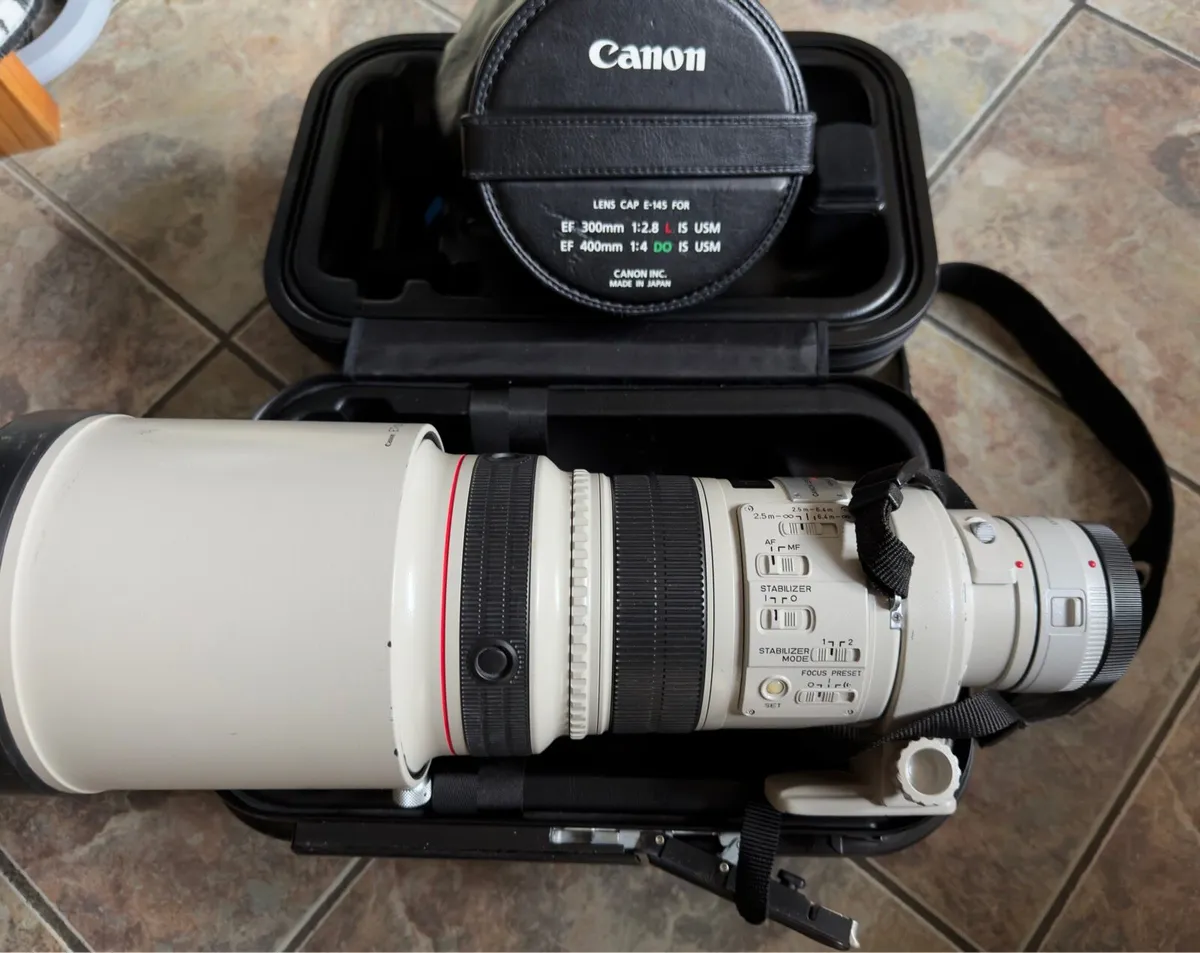 Canon 300mm F2.8 IS L mki - Image 1