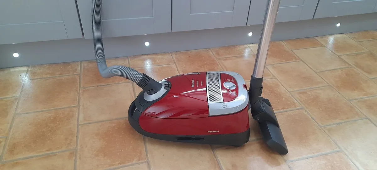 Miele vacuum/hoover cleaner - Image 1