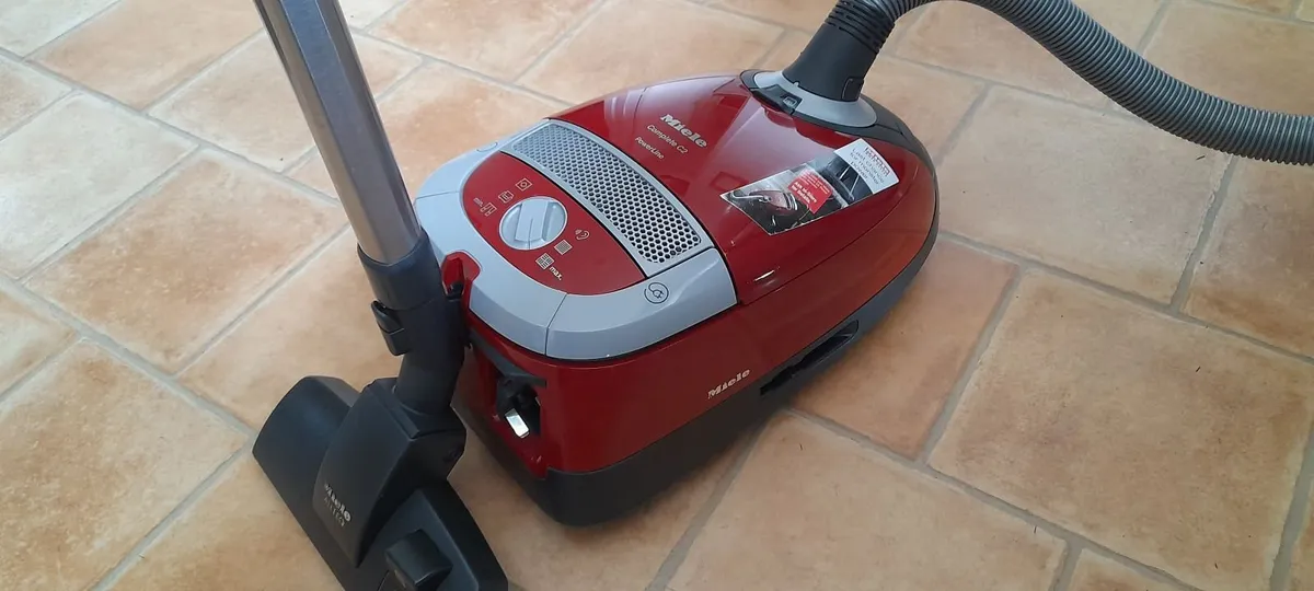 Miele vacuum/hoover cleaner - Image 3