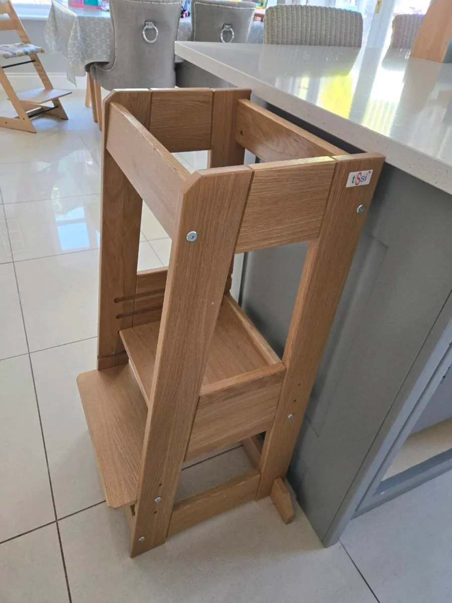 Learning Tower Solid Oak Tissi brand - Image 2