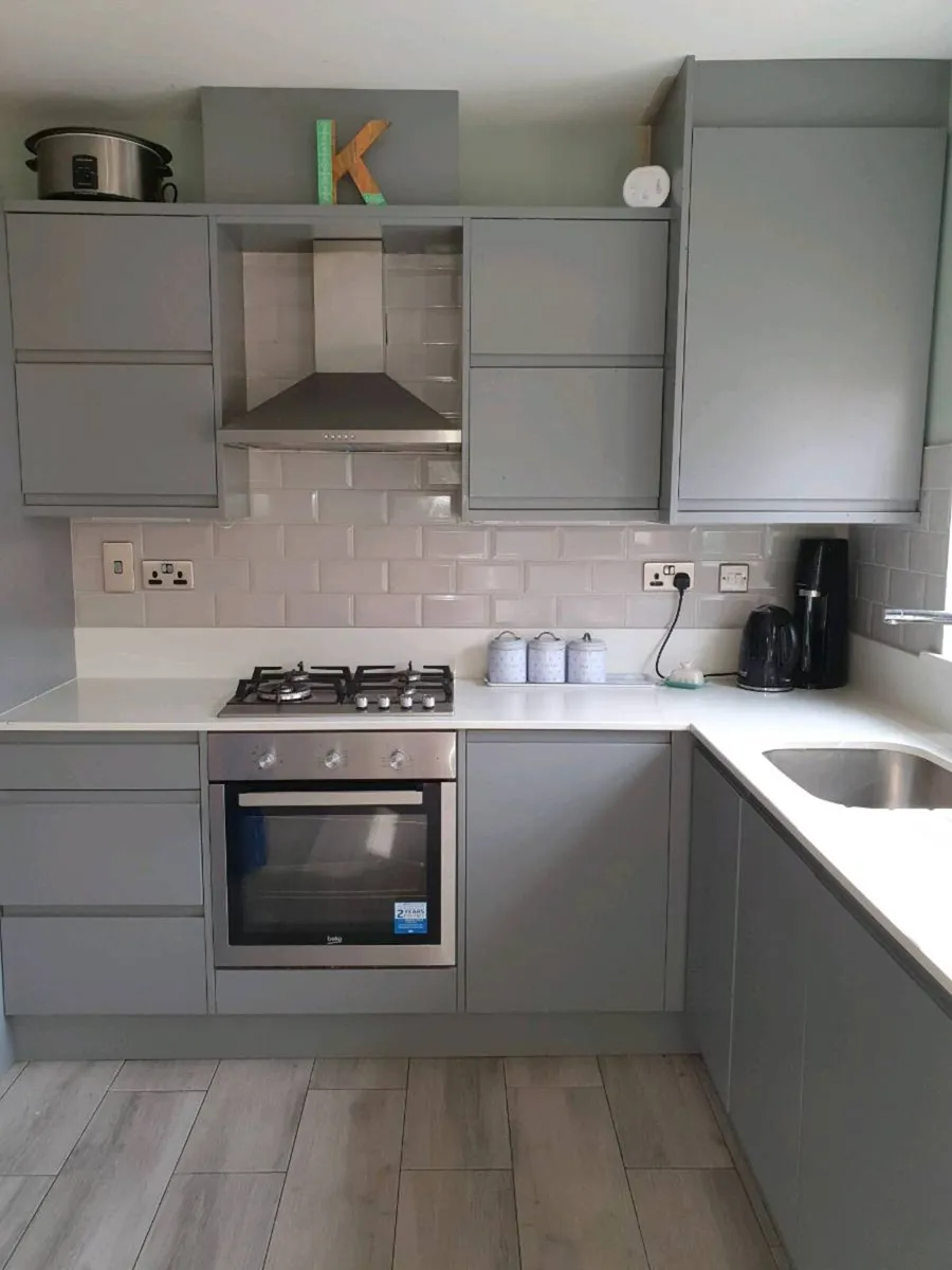 Fitted Kitchen Plus appliances. - Image 1