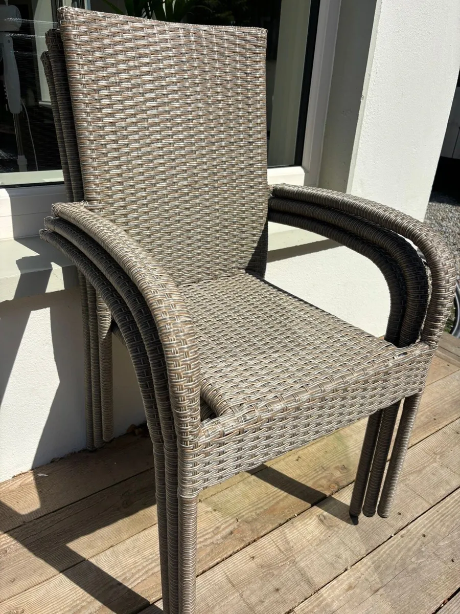 Outdoor Table an Chairs - Image 2