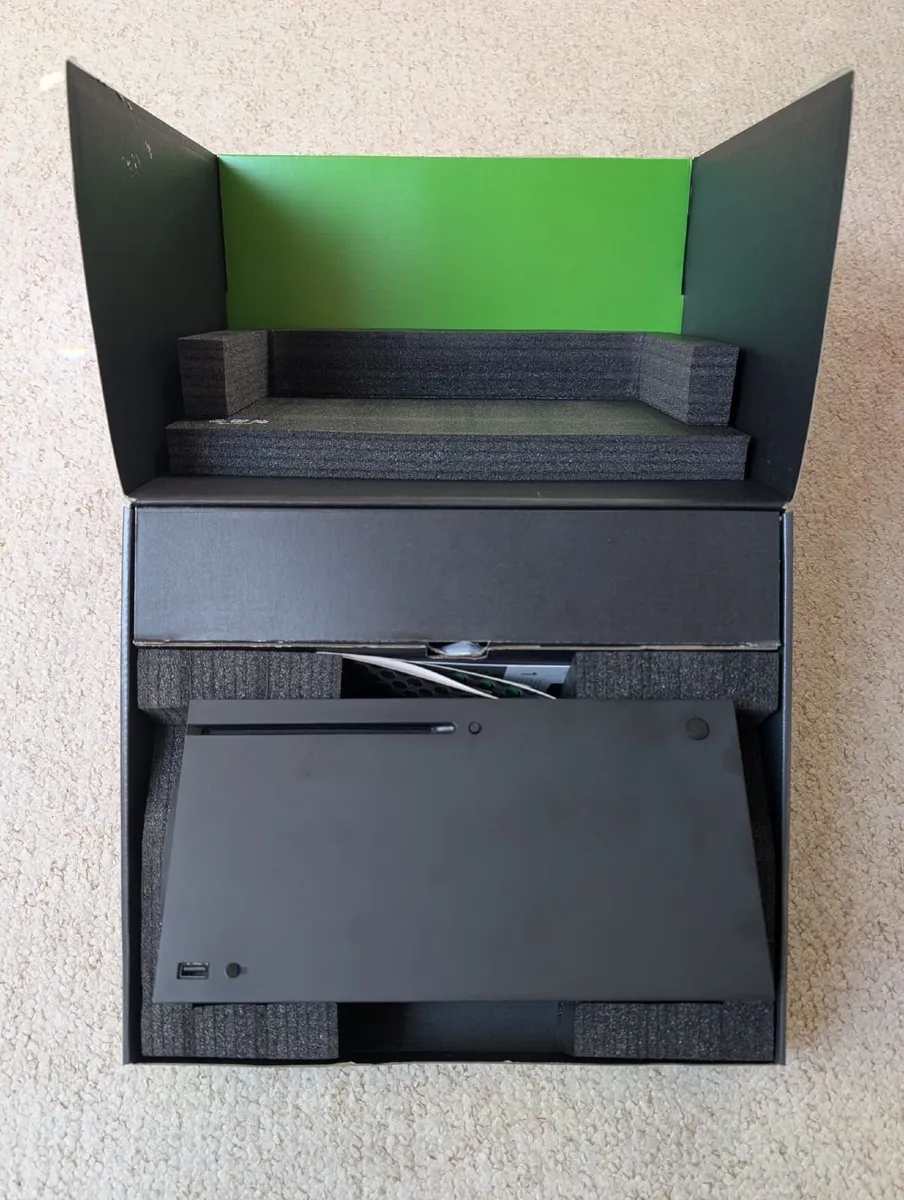 Xbox Series X - Image 2