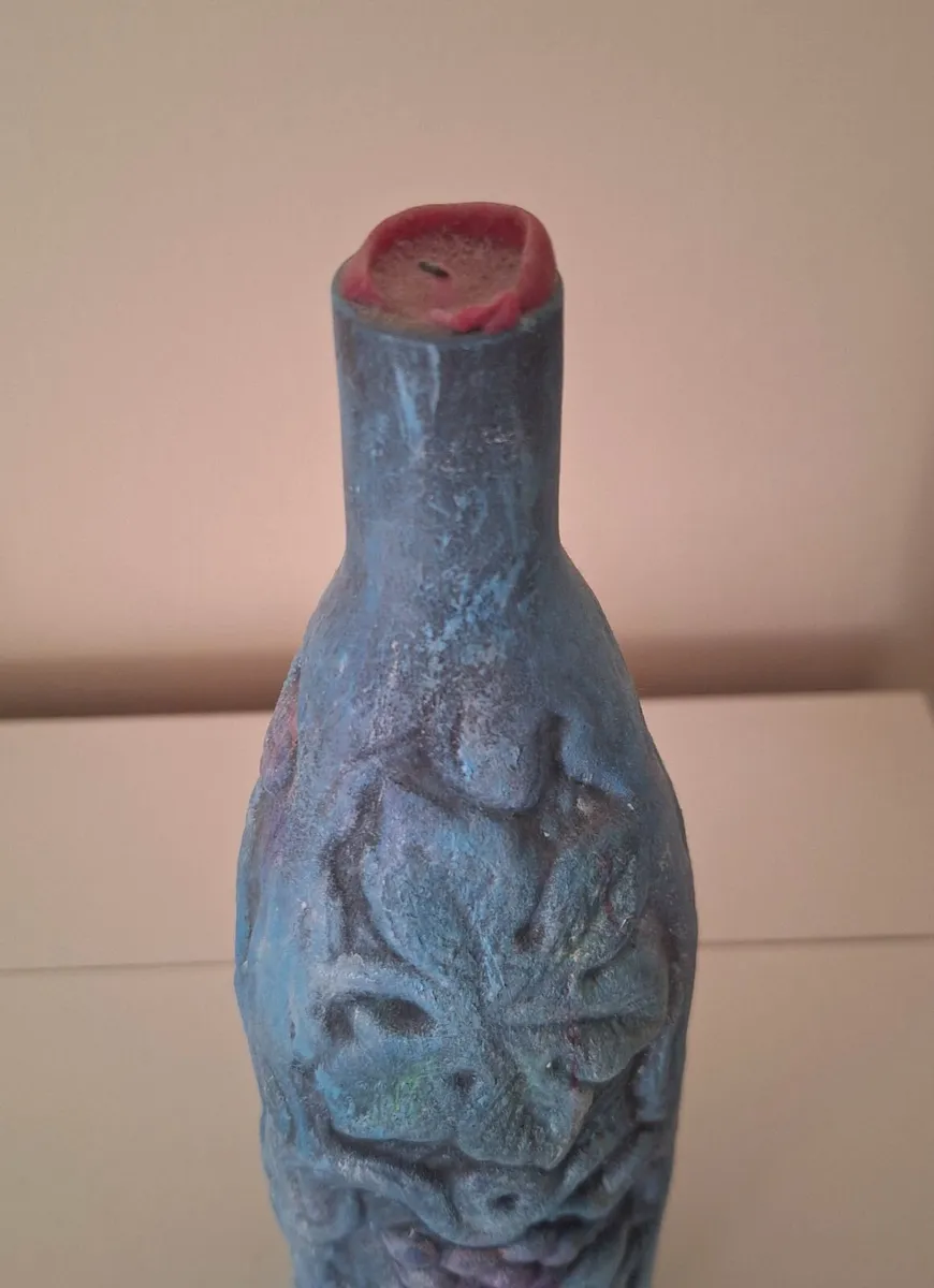 Hand-Painted 3D Grape Bottle Decor - Image 3