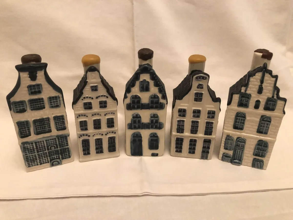 Collectable KLM Blue Delft Houses (Set of 51) - Image 2