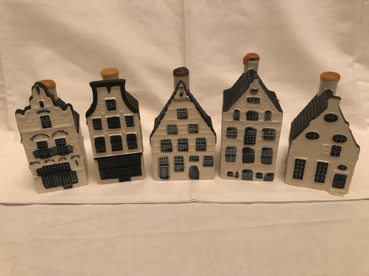 Collectable KLM Blue Delft Houses (Set of 51) - Image 3
