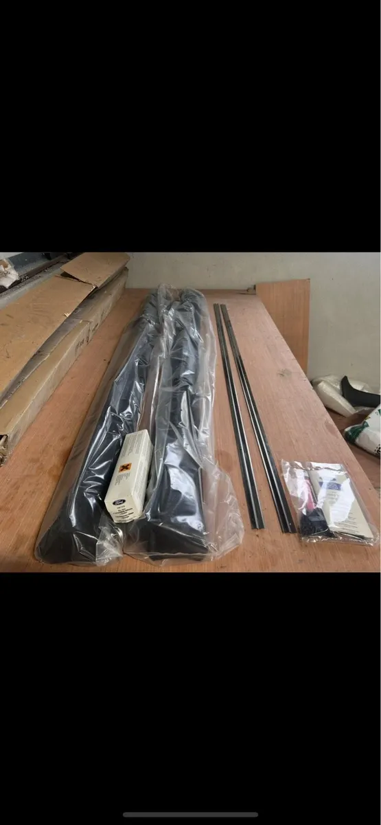 Escort & Granada R/S side skirts - Image 1