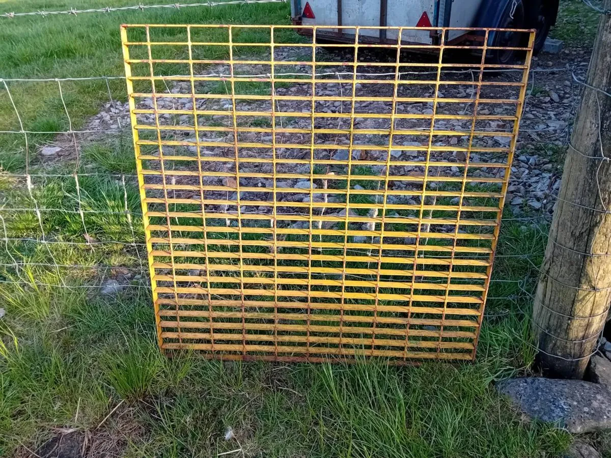 Steel mesh panels - Image 1