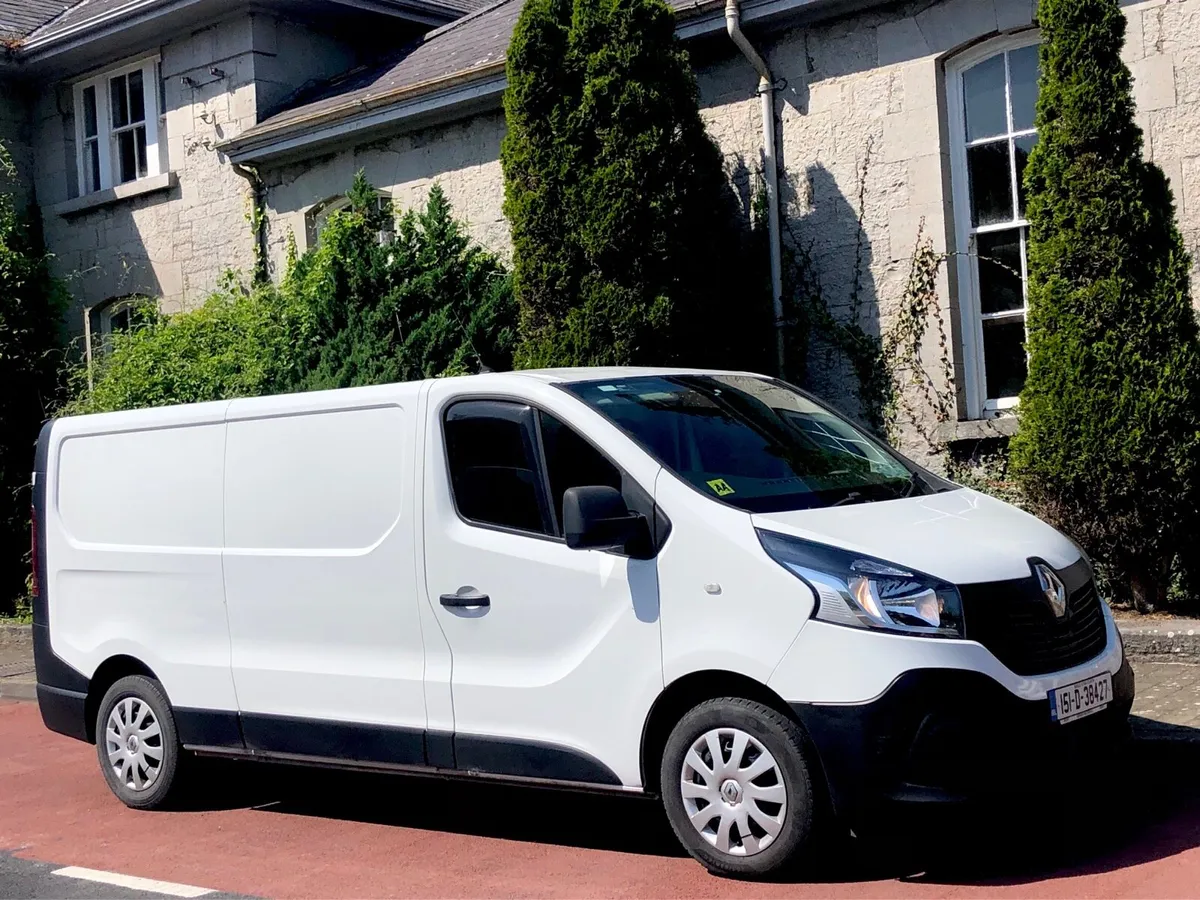RENAULT TRAFFIC LOW MILEAGE 2015 - Image 2