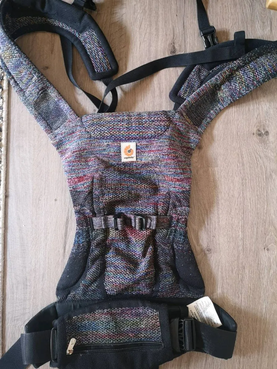 Ergobaby Aerloom baby carrier - Image 1