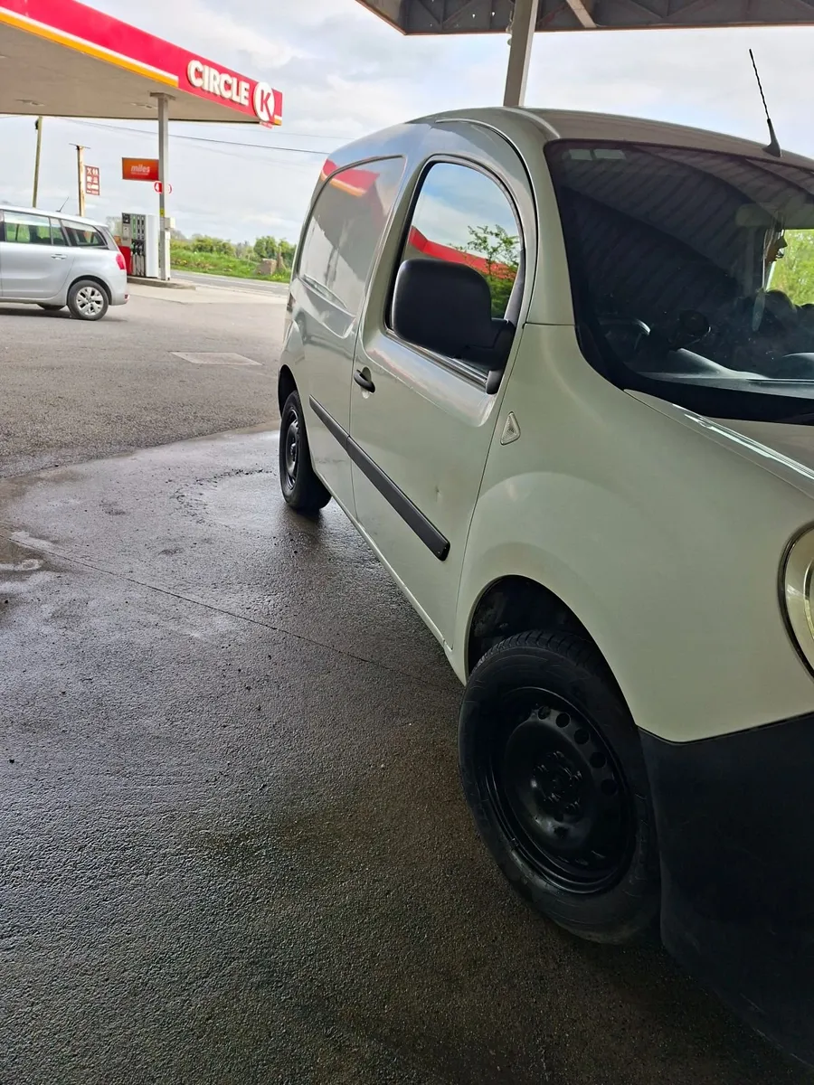 Renault Kangoo 2011 - Image 1