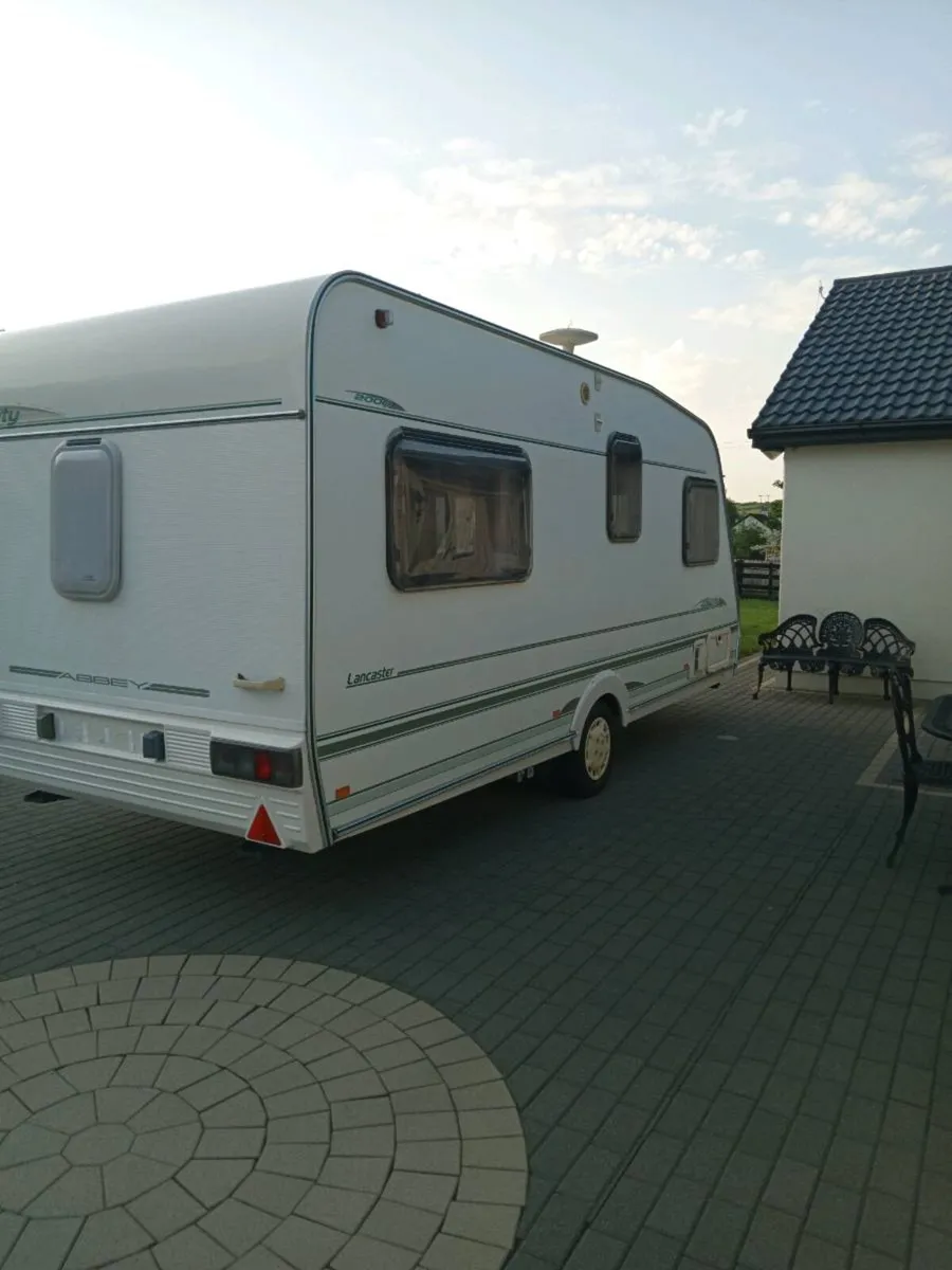 Caravan - Image 2