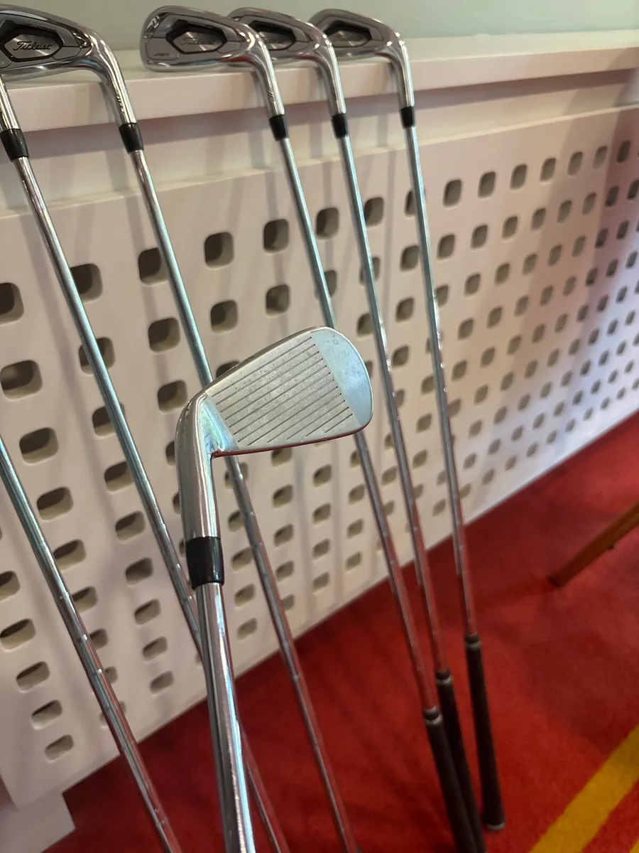 Titleist AP3 (4-PW) N.S Pro Stiff (1” Shorter) - Image 2