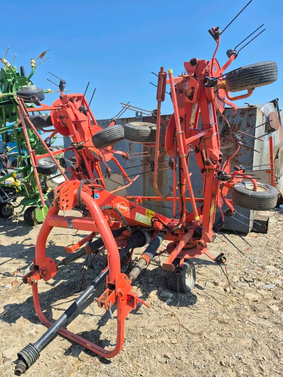 Kuhn 7702 tedder - Image 3