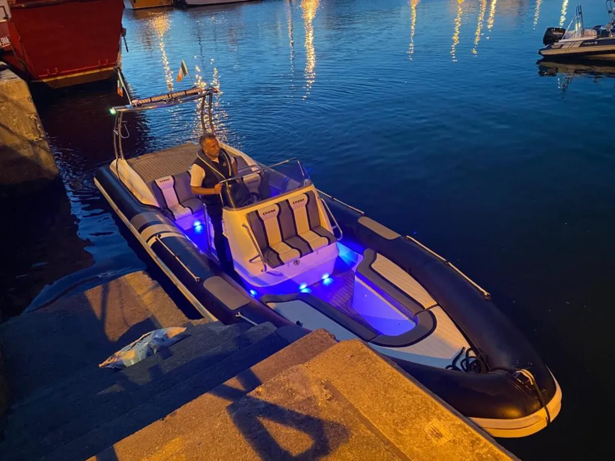 8.6 Cobra 315hp inboard Diesel - Image 2