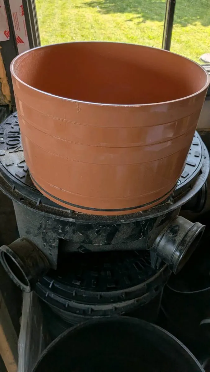 Drainage chamber, riser and covers - Image 3