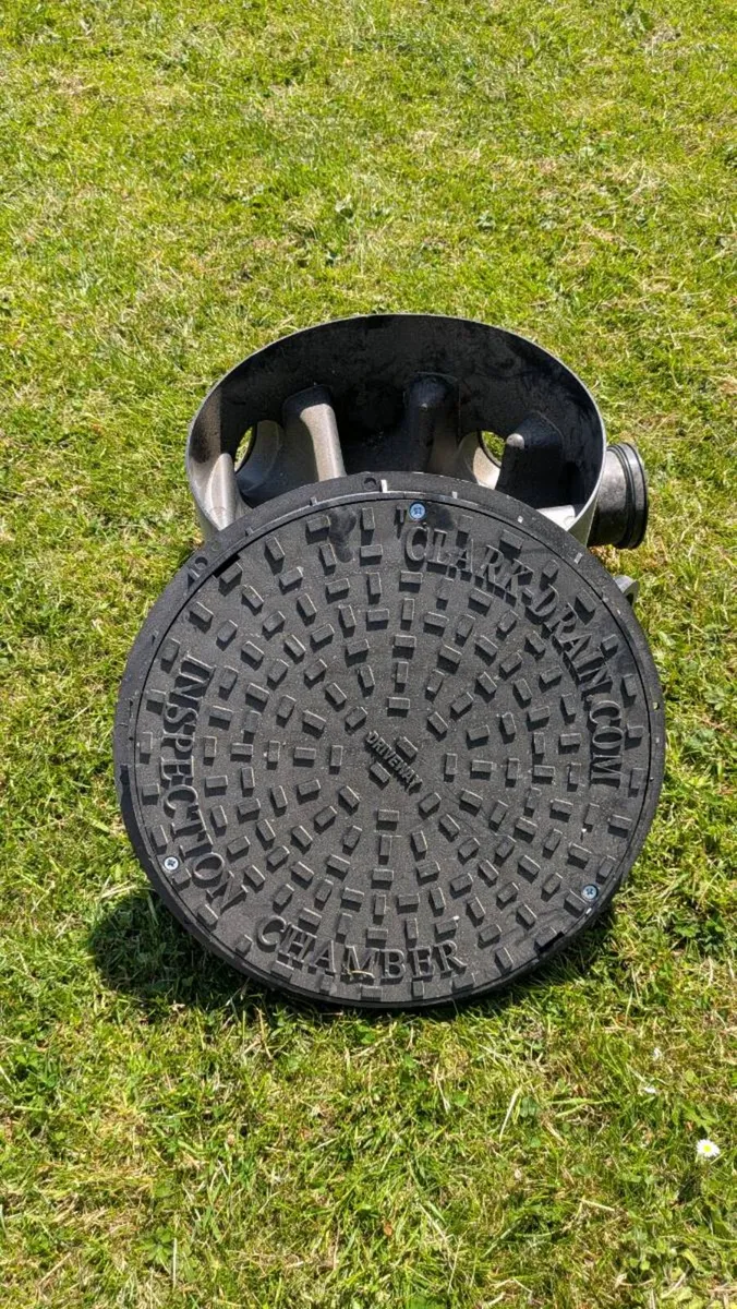 Drainage chamber, riser and covers - Image 1