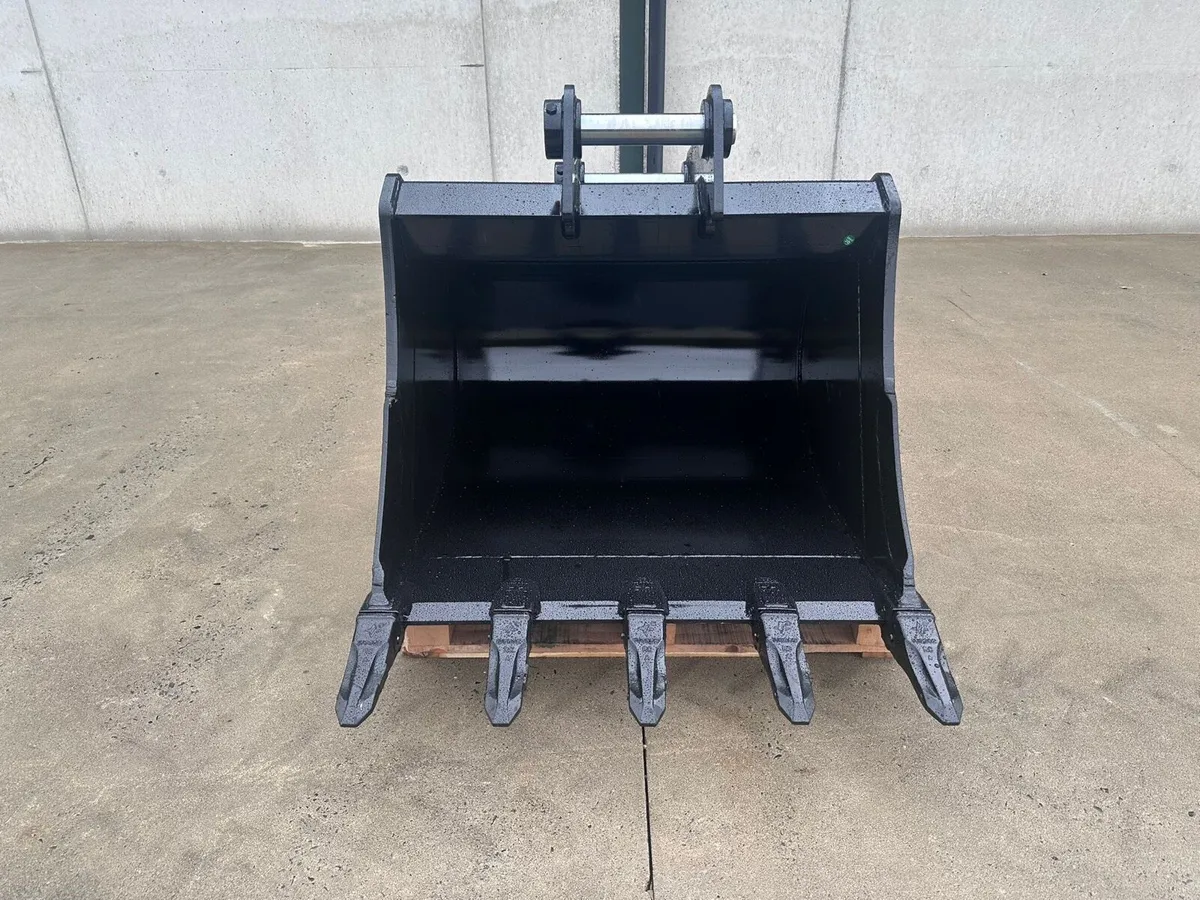 New DCE 13 ton 40 inch digging bucket - Image 3