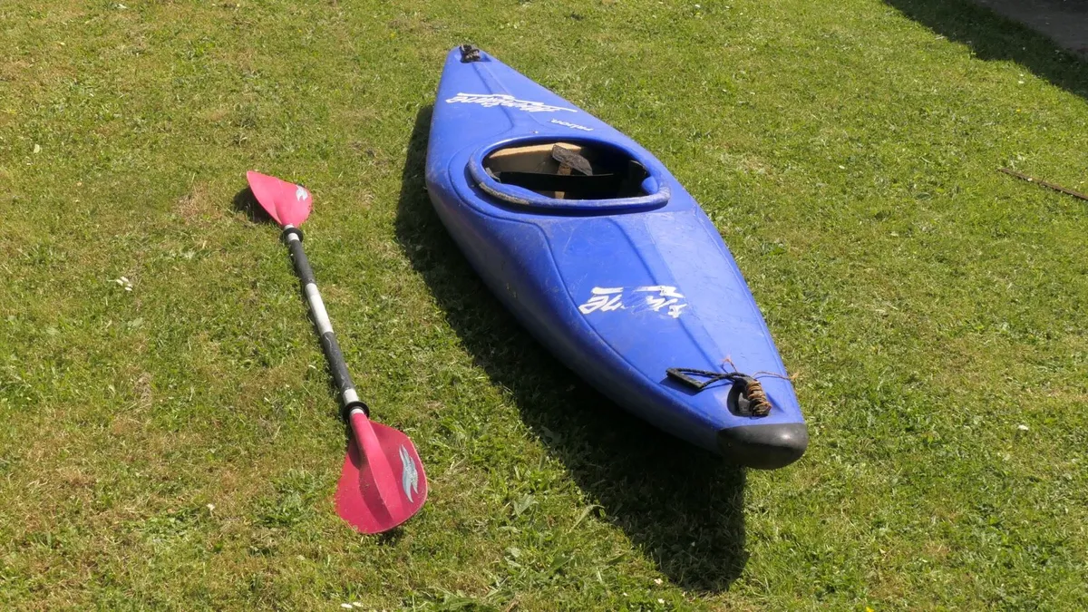 Canoe and Paddle - Image 2