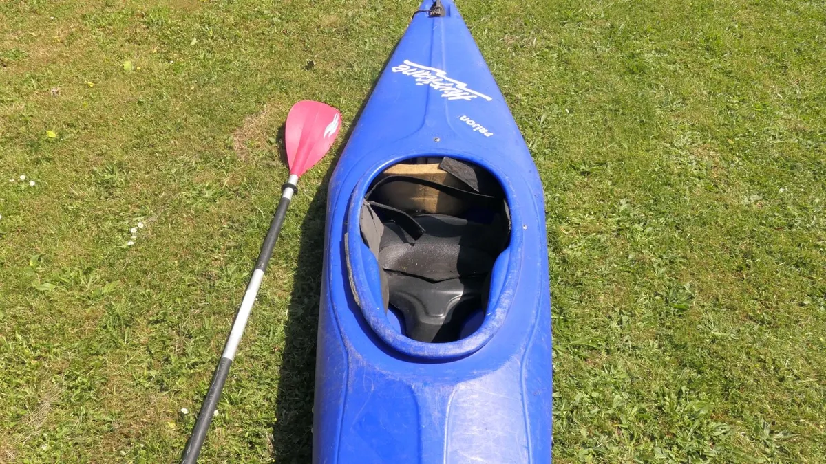 Canoe and Paddle - Image 4