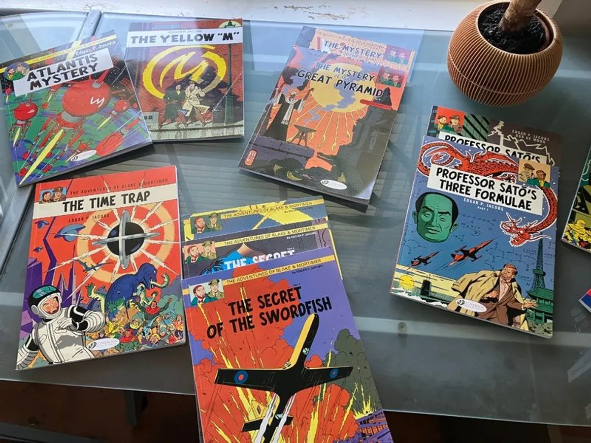 17 Comics: Blake & Mortimer + Spirou (English) - Image 1