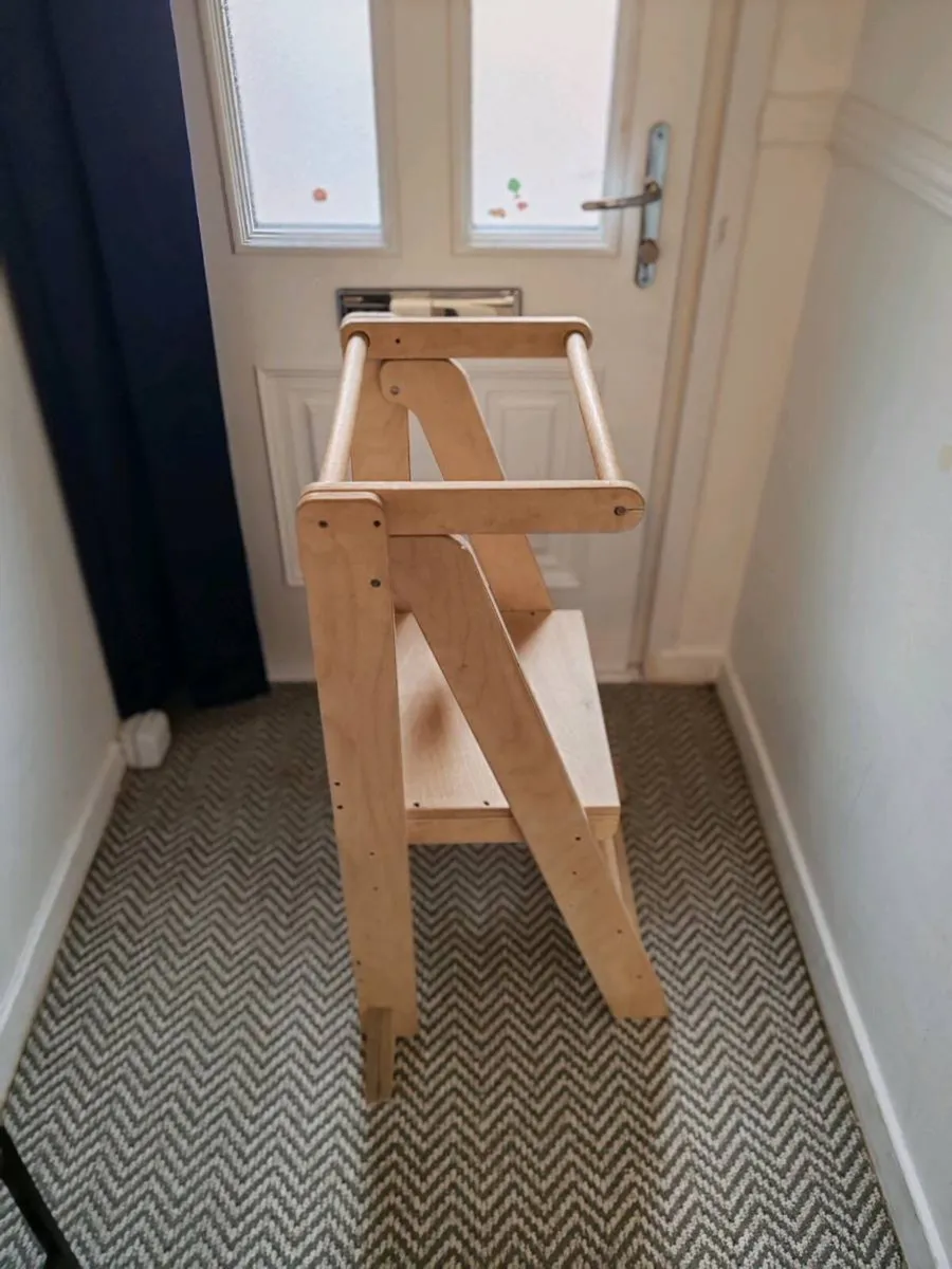 Folding kitchen tower for kids - Image 1