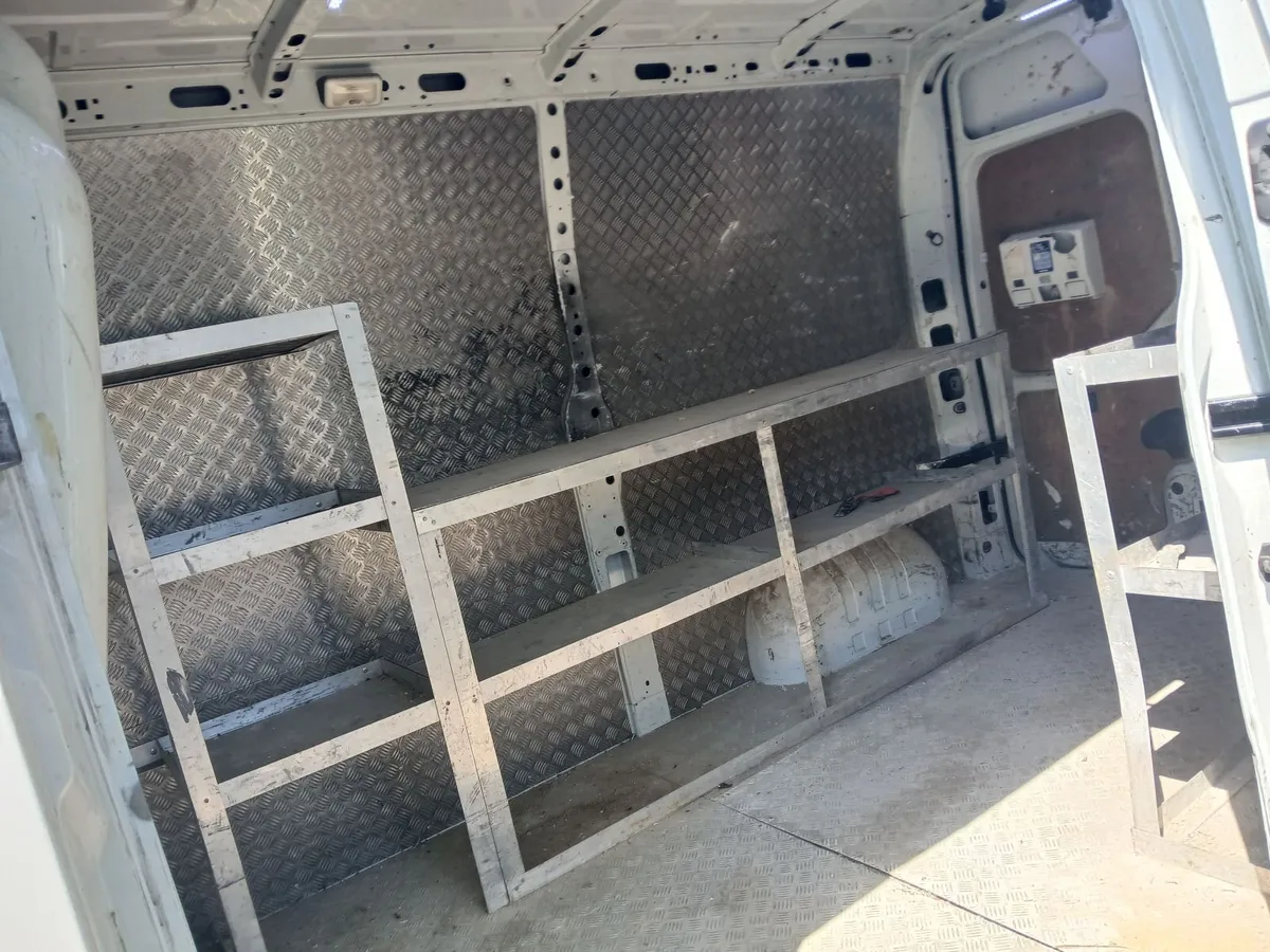 Service Barge - Image 3