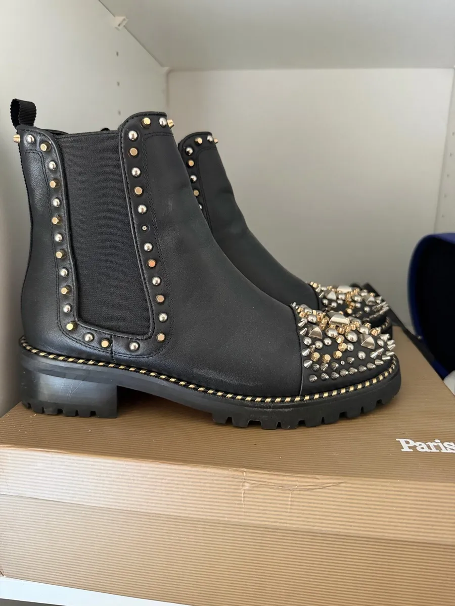 CHRISTIAN LOUBOUTIN CHASE A CLOU FLAT BOOTS - Image 3