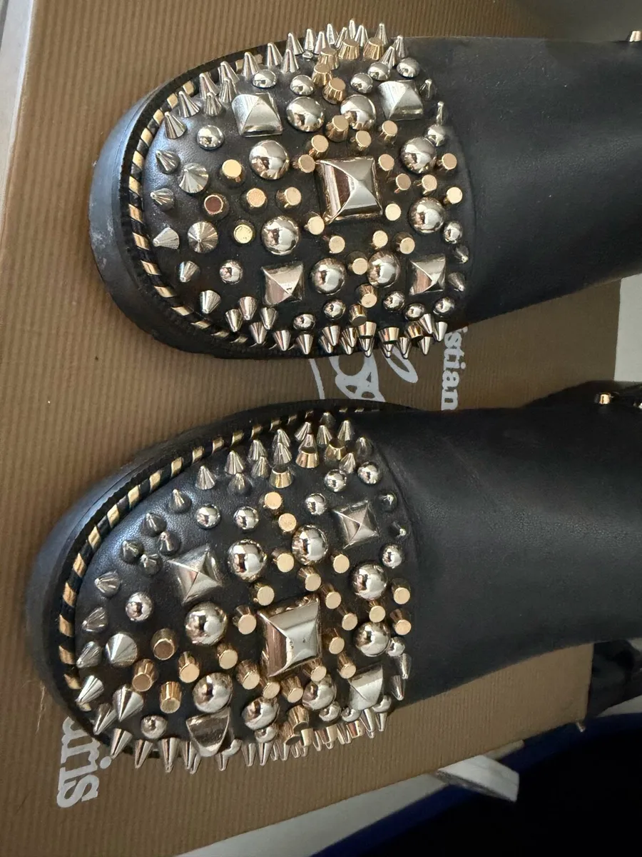 CHRISTIAN LOUBOUTIN CHASE A CLOU FLAT BOOTS - Image 4