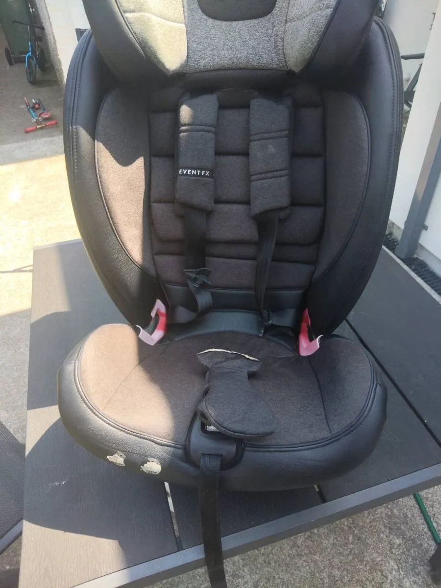 Isofix car seat - Image 1