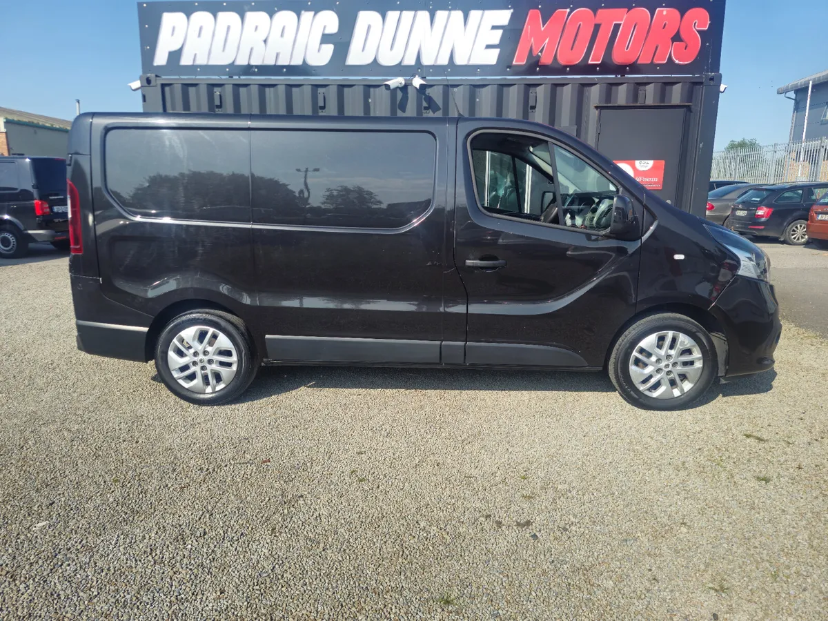 181 Renault Trafic Sportive - Image 3
