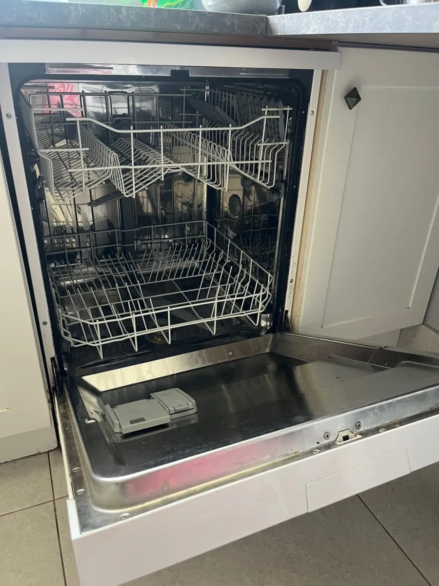 Dishwasher - Image 4