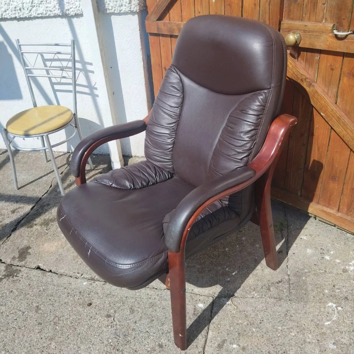 Orthopaedic Armchair - Image 3