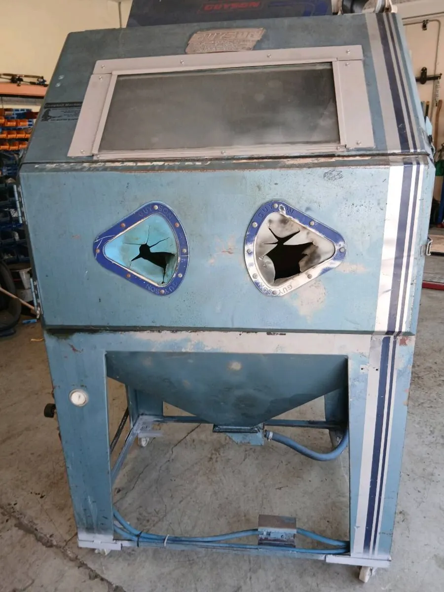 Blast cabinet - Image 1