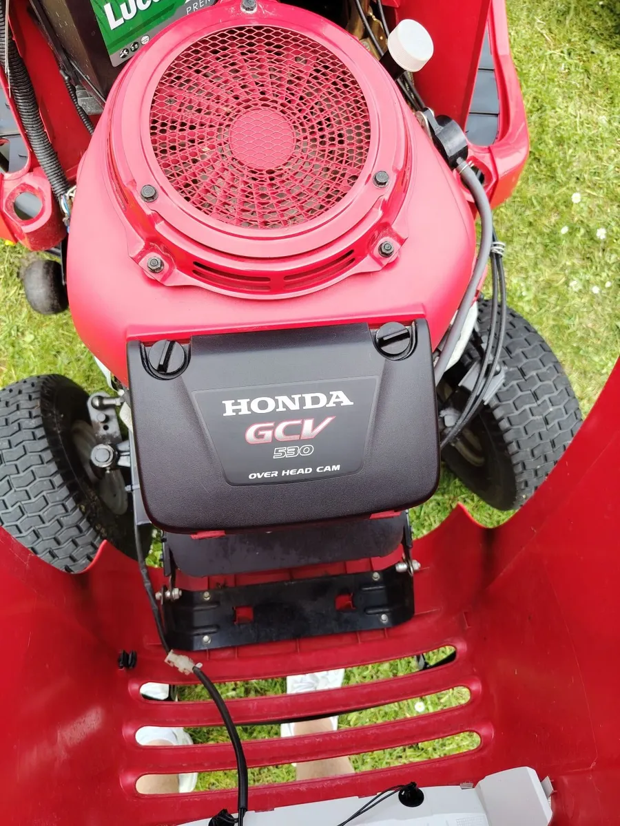 Honda ride on lawnmower - Image 4
