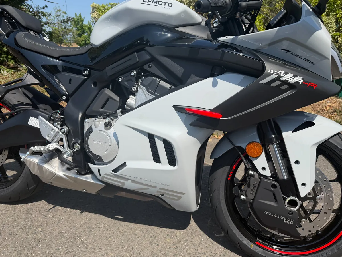 CFMOTO 675SR-R -  New Unregistered - Image 3