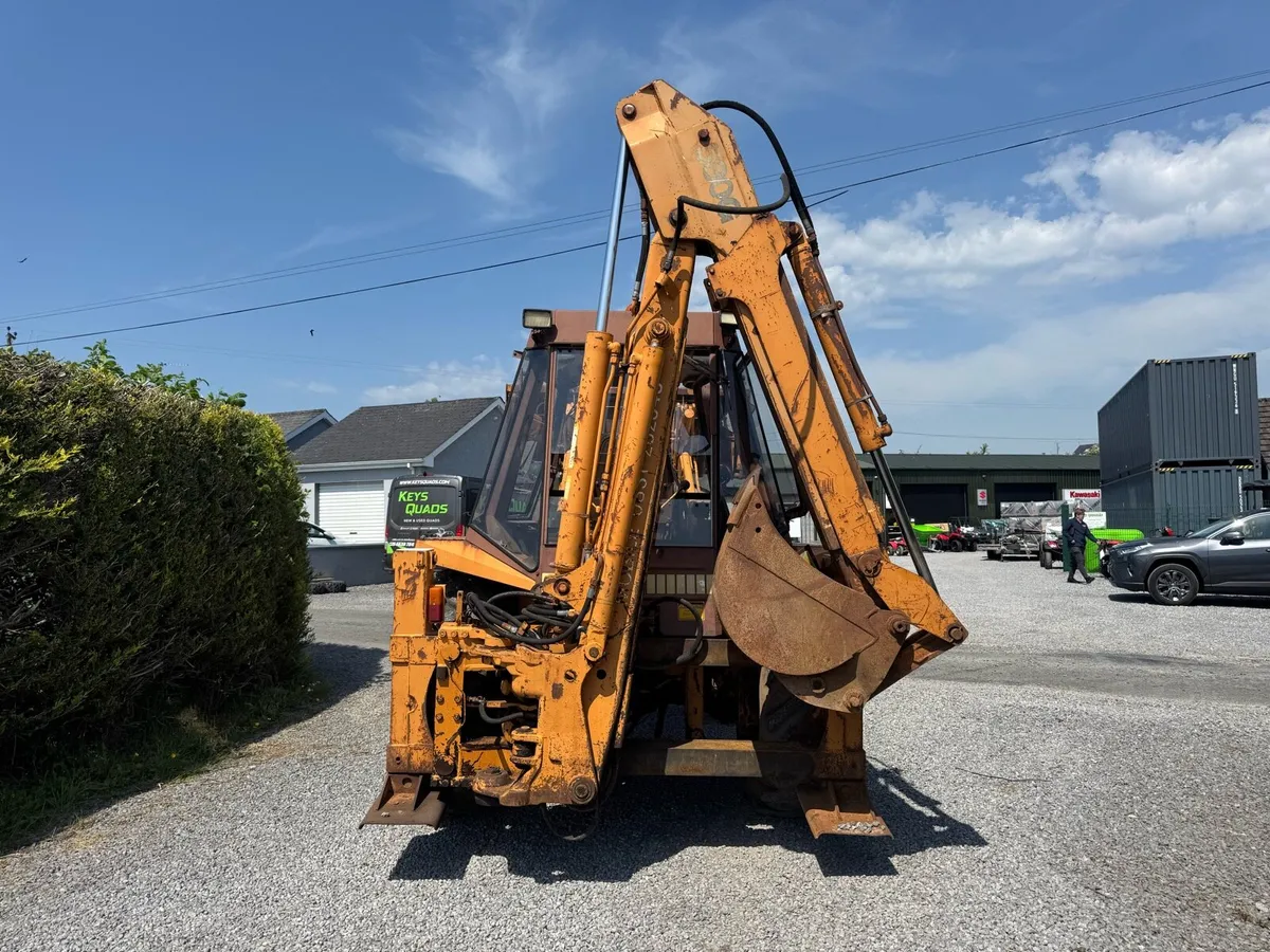 Case 580g digger - Image 4